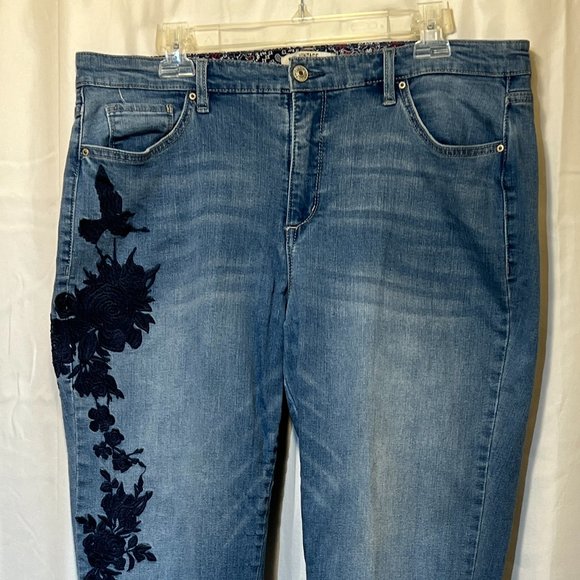 Vintage America Denim - VINTAGE AMERICA BOYFRIEND Jeans Mid Rise Embroidered Light Blue Women's Size 14R